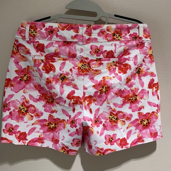 ISAAC MIZRAHI New York Pink Floral Shorts Sz 8 - Picture 2 of 3
